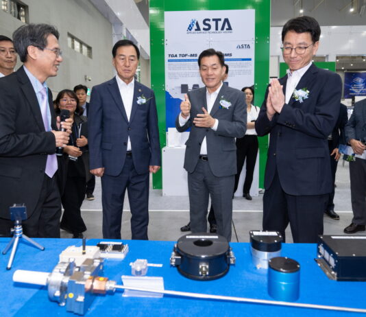 수원에서 열린 ‘2024 차세대 반도체 패키징 산업전’, 1만 1500여 명 찾았습니다.