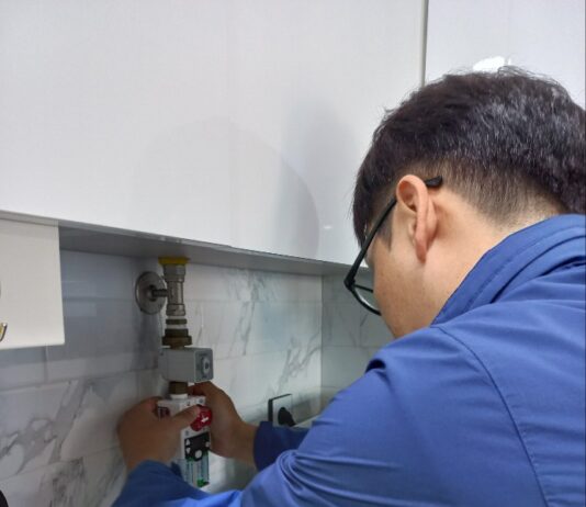 수원 팔달구 치매안심센터, 치매·홀몸 어르신 대상 가스타이머 콕(차단기) 설치하였습니다.